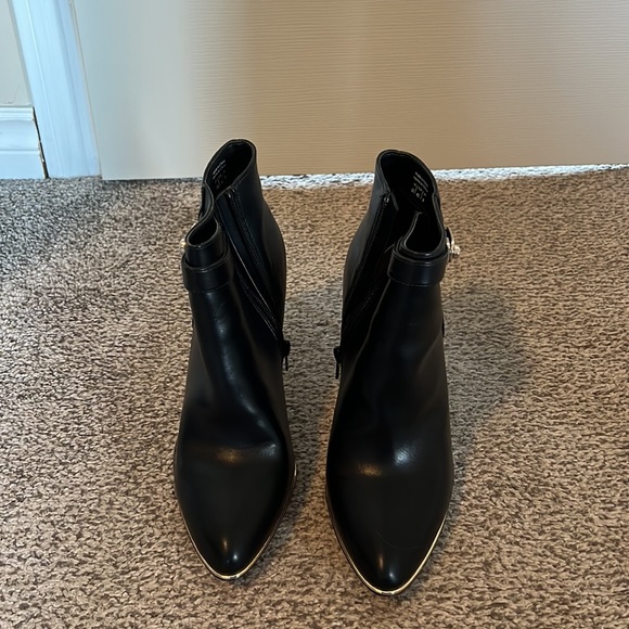 Heeled booties - Picture 6 of 9